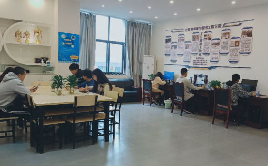 計(jì)算機(jī)應(yīng)用技術(shù)專業(yè)（信息電子技術(shù)服務(wù)方向）簡介